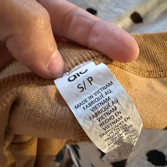 ALO Yoga Camel Flare Pants s cords - Picture 11 of 16